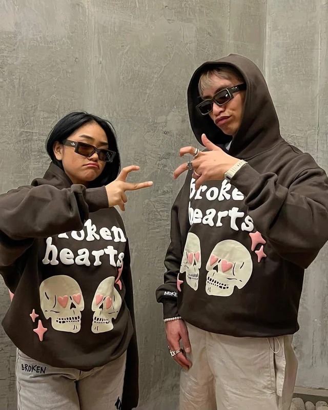 How to Style Lightweight Broken Planet Hoodie for Summer