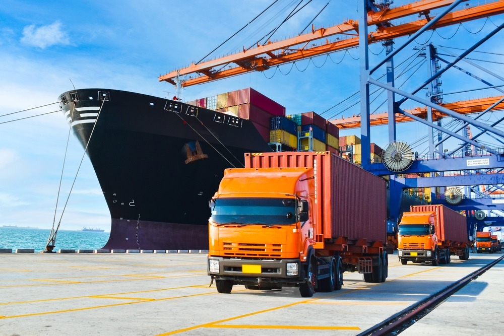 Is Storage Included With a Standard Forwarding Company?