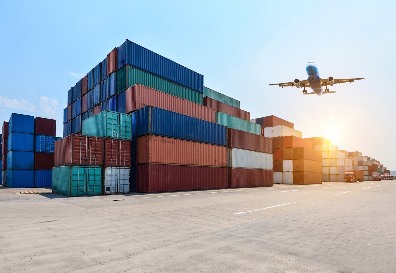 Choosing the Right Transport Solutions: A Guide to Moving Companies and Truck Hire