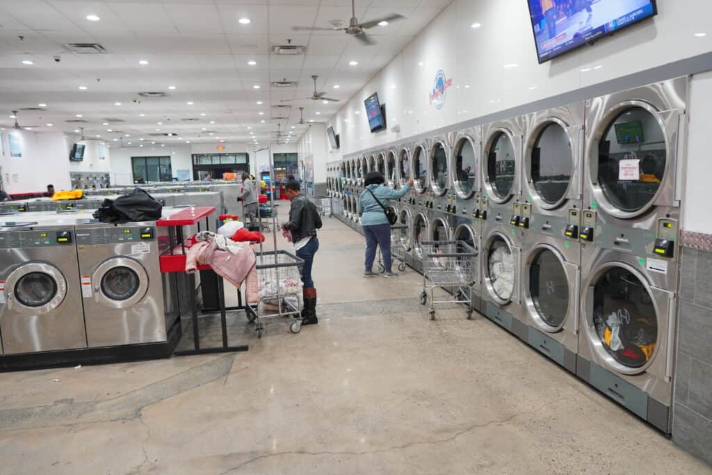 coin laundry near me