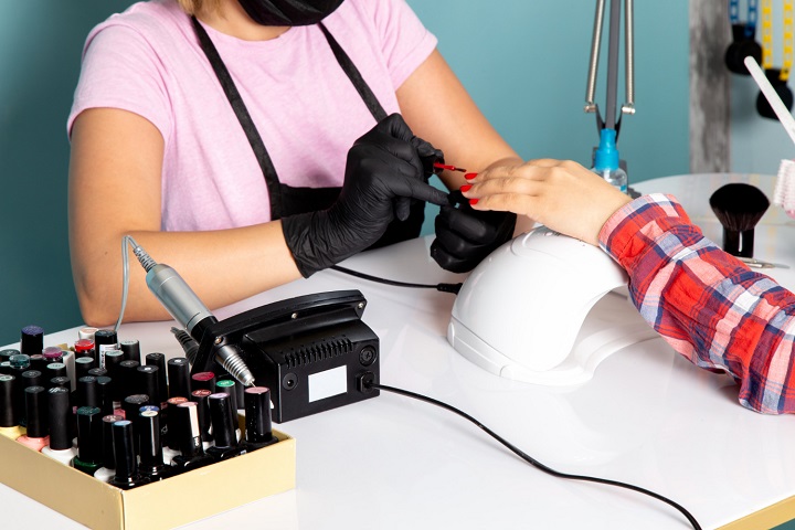 nail salon in corona