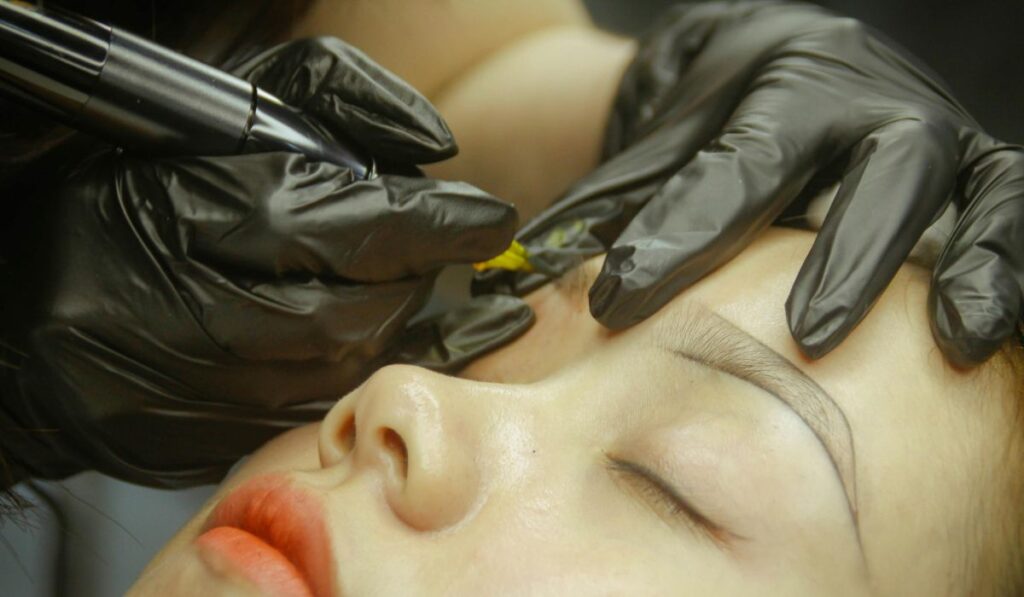 eyebrow microblading