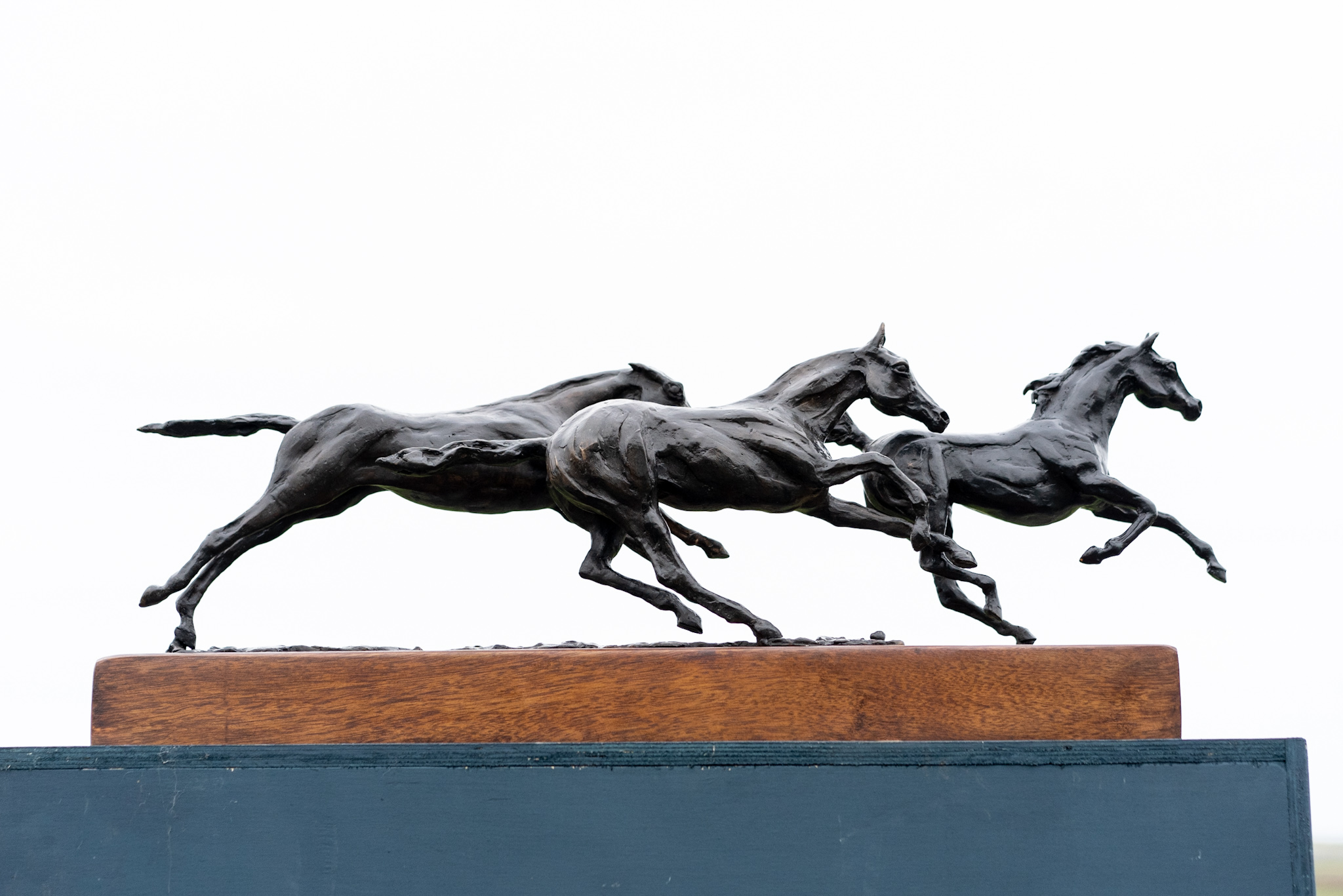 bronze horse sculptures