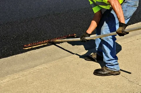 Reliable Asphalt Sealing Contractors in Clifton, OH