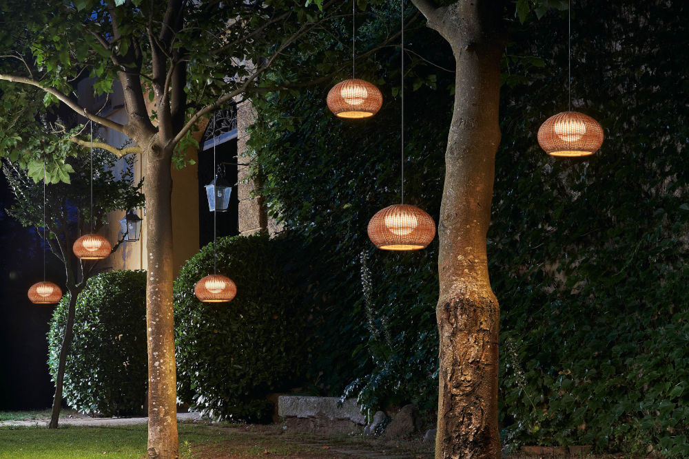 Can Scented Candles Keep Bees Away Outdoors?