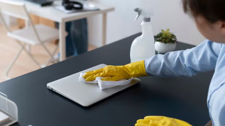 Smarter Commercial Cleaning for Cleaner, Safer Business Facilities